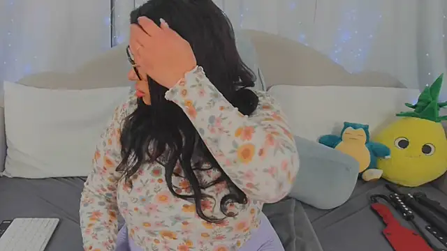 Snapshot of MeghanXO chatting on March 17, 1:36 pm MeghanXO online show from March 17, 1:36 pm