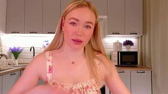 Veronika Mitchel online show from November 17, 3:07 pm