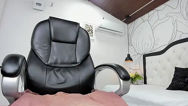 jacob hardx online show from December 2, 8:15 pm