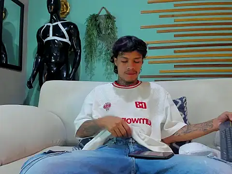 matew rodriguez8 online show from February 28, 5:52 am