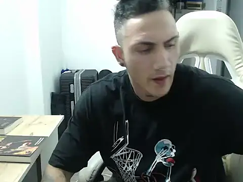 Snapshot of xxxtreme_master7 chatting on December 3, 12:18 am xxxtreme master7 online show from December 3, 12:18 am