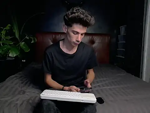 DanielCrush1 online show from October 1, 5:30 pm