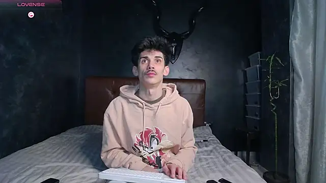 DanielCrush1 online show from March 27, 1:00 pm