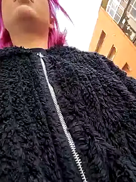 KarlaLuar  online show from December 18, 1:02 pm