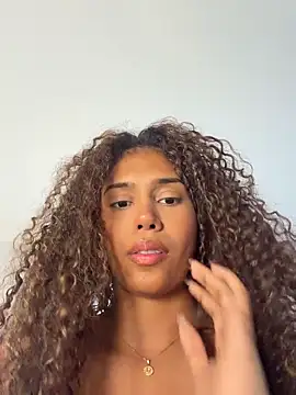 stormyy  online show from March 22, 10:02 pm