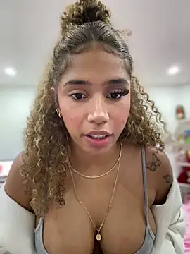 stormyy  online show from June 9, 1:17 am