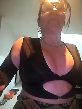 Myrnasexxx online show from December 21, 11:45 pm