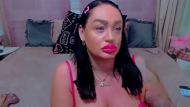 BustyVicky online show from March 17, 9:45 pm