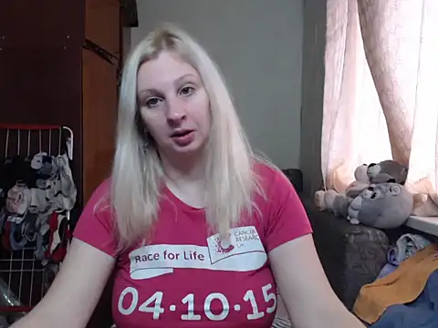 Snapshot of BustyBlond chatting on January 23, 8:25 am BustyBlond online show from January 23, 8:25 am