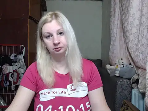 Snapshot of BustyBlond chatting on January 24, 5:42 am BustyBlond online show from January 24, 5:42 am
