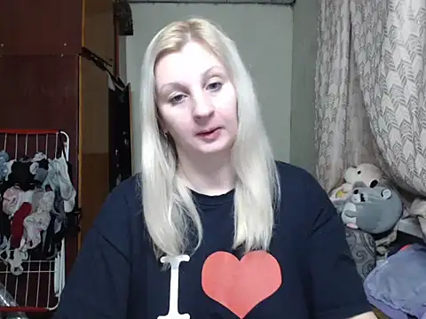 Snapshot of BustyBlond chatting on January 26, 3:03 pm BustyBlond online show from January 26, 3:03 pm