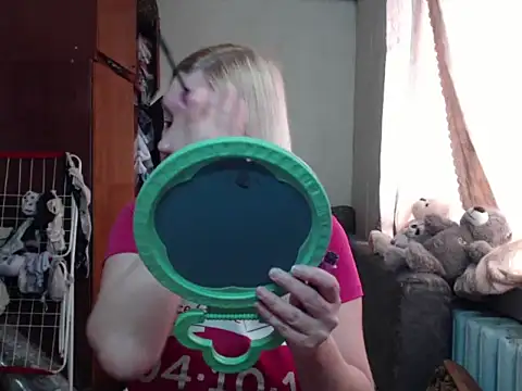 Snapshot of BustyBlond chatting on March 15, 6:03 am BustyBlond online show from March 15, 6:03 am