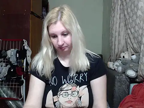 Snapshot of BustyBlond chatting on March 19, 6:01 pm BustyBlond online show from March 19, 6:01 pm