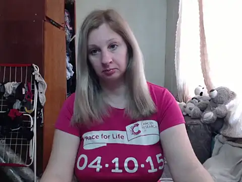 Snapshot of BustyBlond chatting on March 21, 11:33 am BustyBlond online show from March 21, 11:33 am