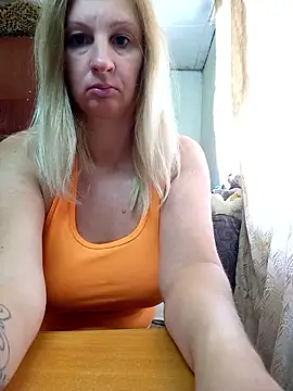 Snapshot of BustyBlond chatting on September 14, 9:19 am BustyBlond online show from September 14, 9:19 am