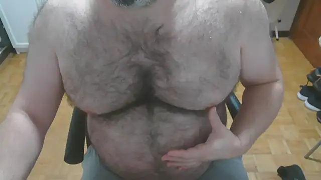 Snapshot of mikeyhotbear chatting on November 21, 6:56 am mikeyhotbear online show from November 21, 6:56 am