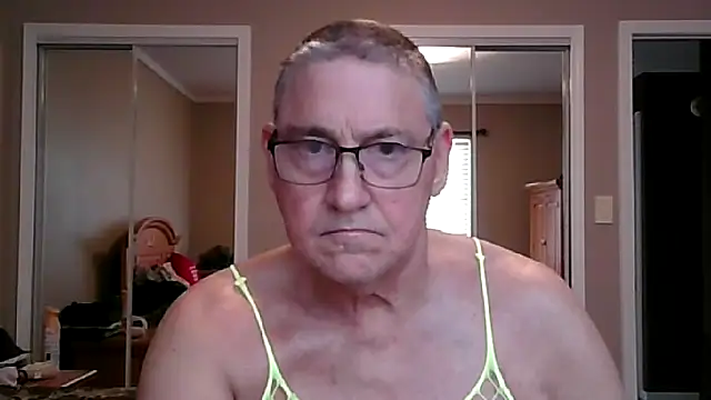 Snapshot of takeitall101 chatting on February 14, 6:37 pm takeitall101 online show from February 14, 6:37 pm