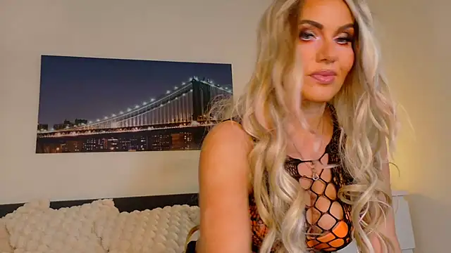 Tinkerbell822 online show from October 27, 8:29 am