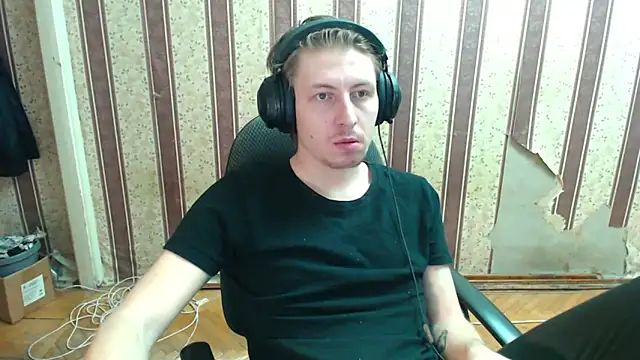 darienlarge online show from October 4, 2:20 am