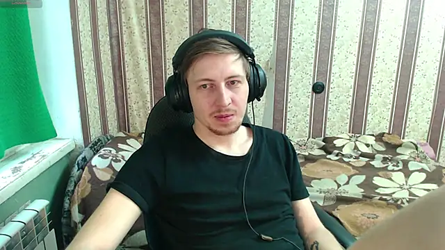 darienlarge online show from November 9, 10:46 am