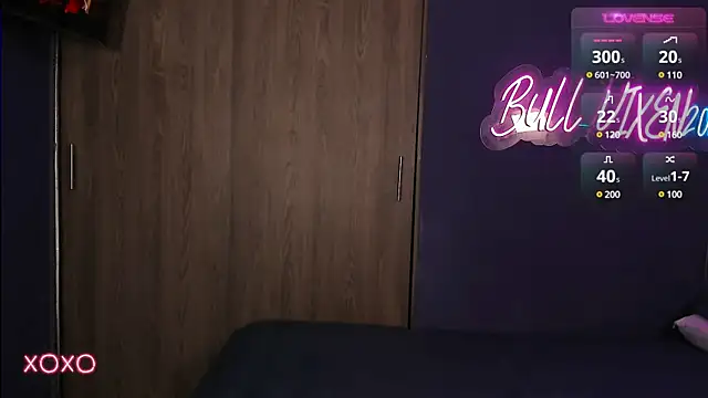 bull vixen2001 online show from December 13, 11:34 am