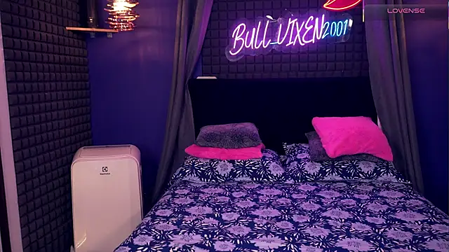 bull vixen2001 online show from November 17, 10:37 pm