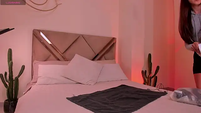 ErikaBenz  online show from March 18, 12:19 pm