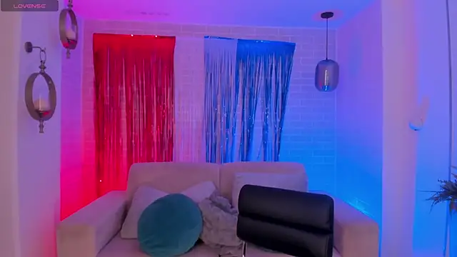 ErikaBenz  online show from July 4, 12:44 pm