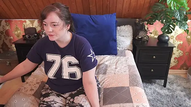 TessaWinter online show from March 29, 2:28 pm