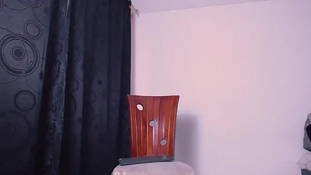 Snapshot of nicolstivens chatting on February 25, 10:07 pm nicolstivens online show from February 25, 10:07 pm