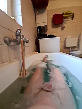 Snapshot of toeloverlive chatting on January 7, 9:18 am toeloverlive online show from January 7, 9:18 am