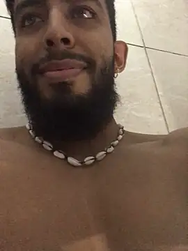 Snapshot of Alessandro__Rossi chatting on December 17, 6:13 am Alessandro  Rossi online show from December 17, 6:13 am