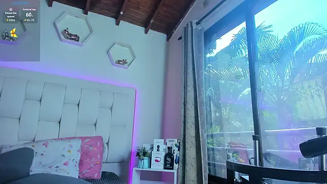 Snapshot of shanakendall chatting on September 27, 2:00 pm shanakendall online show from September 27, 2:00 pm