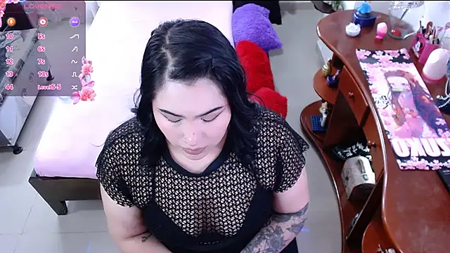 Snapshot of lufek23 chatting on December 14, 2:53 pm lufek23 online show from December 14, 2:53 pm