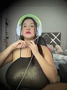 ValleryParker online show from November 20, 9:36 pm