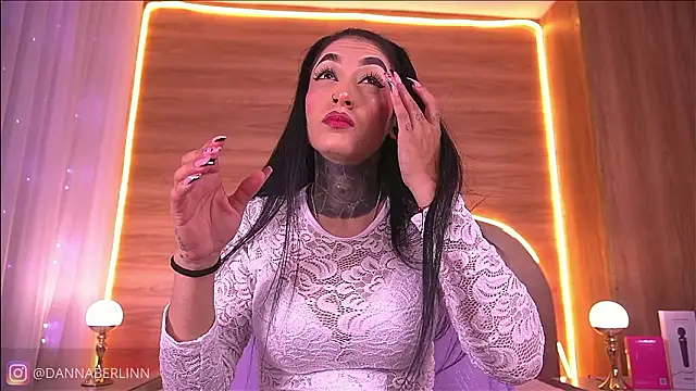 danna berlin  online show from February 7, 7:17 pm