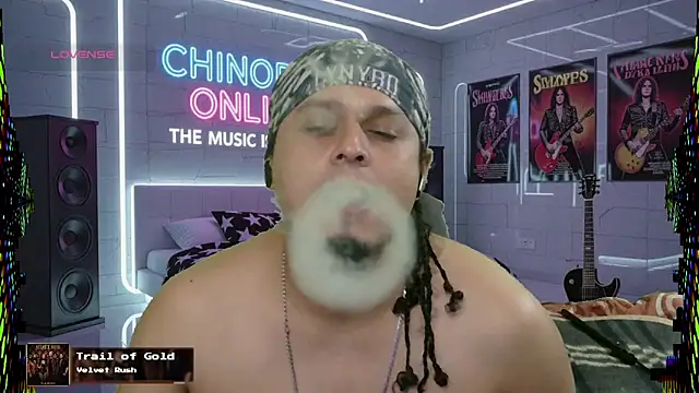 Snapshot of chino_roz chatting on October 10, 7:29 am chino roz online show from October 10, 7:29 am