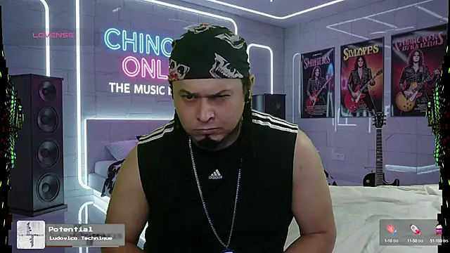 Snapshot of chino_roz chatting on October 14, 9:10 am chino roz online show from October 14, 9:10 am