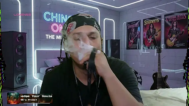 Snapshot of chino_roz chatting on October 16, 11:50 pm chino roz online show from October 16, 11:50 pm