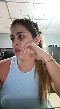 Latina sexy1 online show from February 3, 4:14 am