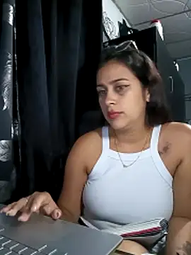 Latina sexy1 online show from February 4, 1:00 am