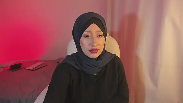 adila anich online show from March 5, 9:04 pm