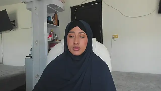 adila anich online show from September 28, 8:36 pm