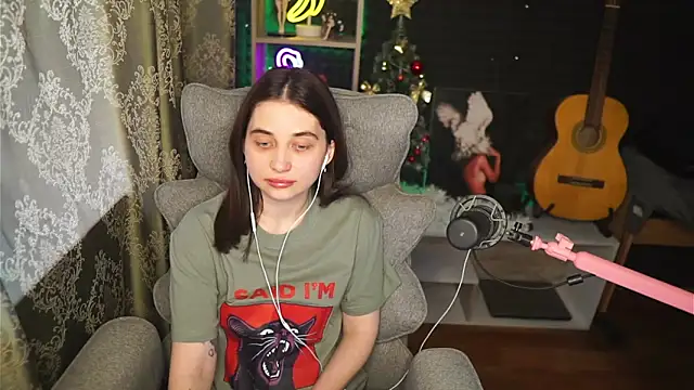 delicatedBailey online show from July 25, 11:41 am
