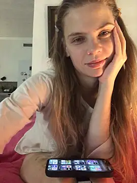 Snapshot of LeyaJohnson chatting on December 20, 7:39 pm LeyaJohnson online show from December 20, 7:39 pm