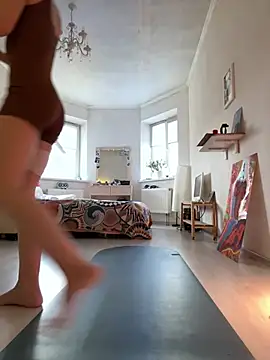 LeyaJohnson online show from March 6, 1:18 pm