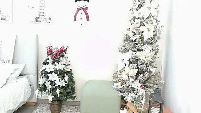 Snapshot of Sassy--Girl chatting on December 26, 6:33 pm Sassy--Girl online show from December 26, 6:33 pm