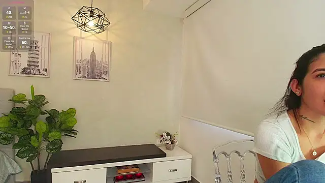 Snapshot of Sassy--Girl chatting on September 25, 6:11 pm Sassy--Girl online show from September 25, 6:11 pm