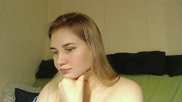 mmmPinUpGirl online show from January 10, 5:37 pm