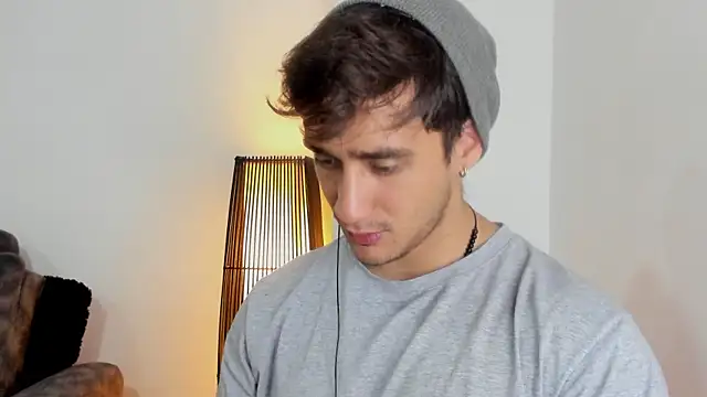 Snapshot of AlexRivera6 chatting on November 22, 8:52 pm AlexRivera6 online show from November 22, 8:52 pm